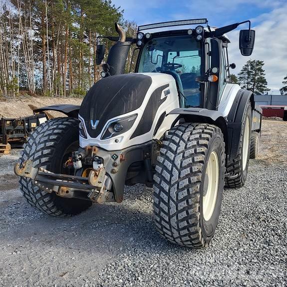 Valtra T174D Трактора