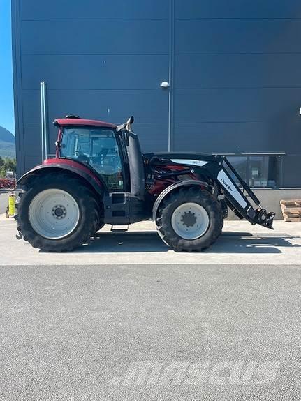 Valtra T214 Трактора