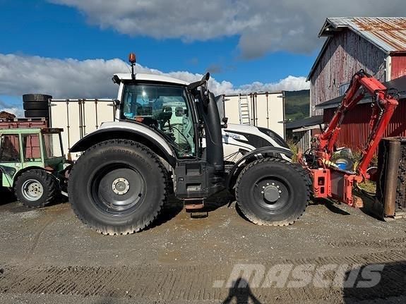 Valtra T214 Versu Трактора