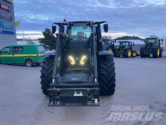 Valtra T235 Трактора