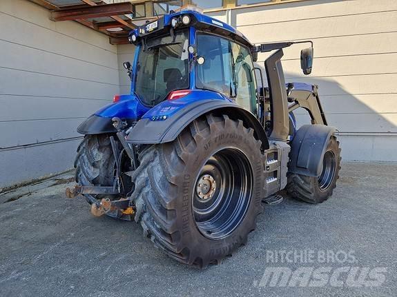Valtra T235 Трактора