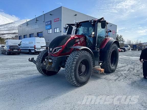 Valtra T235 Трактора