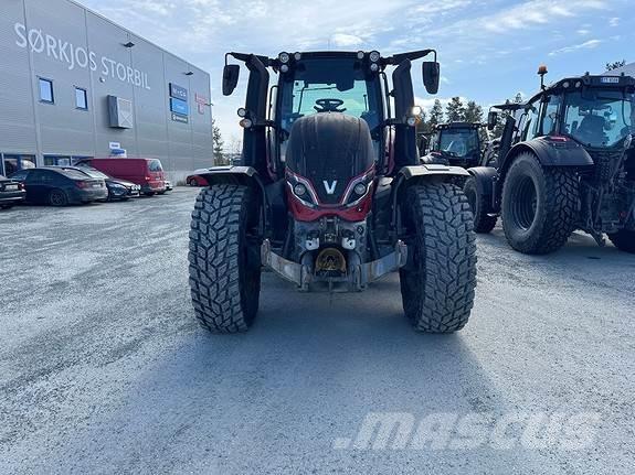 Valtra T235 Трактора