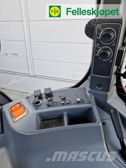 Valtra T235 Трактора