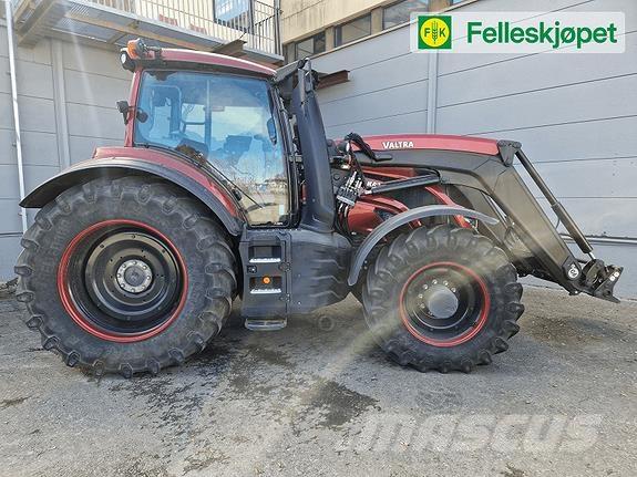 Valtra T235 Трактора