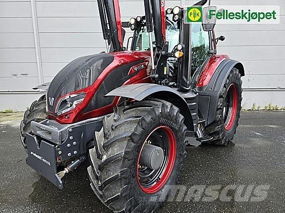 Valtra T235 Трактора