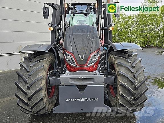 Valtra T235 Трактора