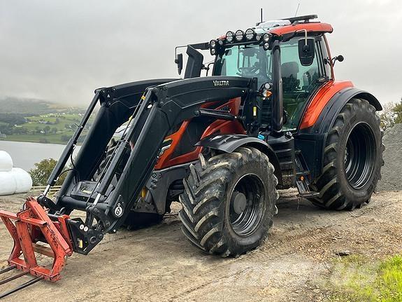 Valtra T235D Трактора