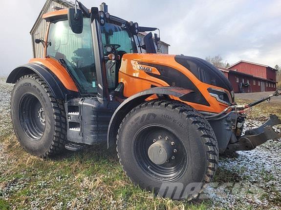 Valtra T255 Трактора