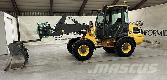 Volvo JL25H Фронтальные погрузчики