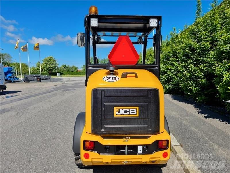 JCB 403 AGRI Малые погрузчики