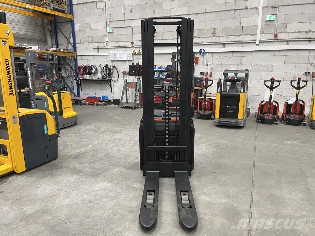 BT SWE 120 L Ручные штабелёры с электроподъёмом
