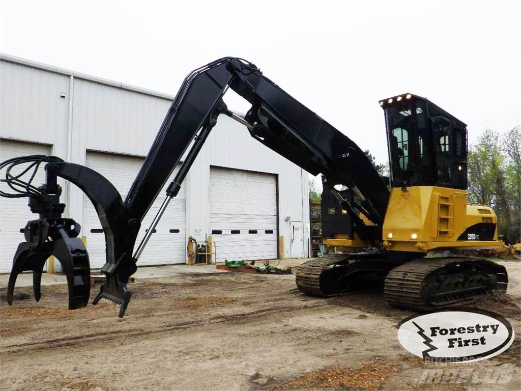 CAT 320D FM Лесопогрузчик