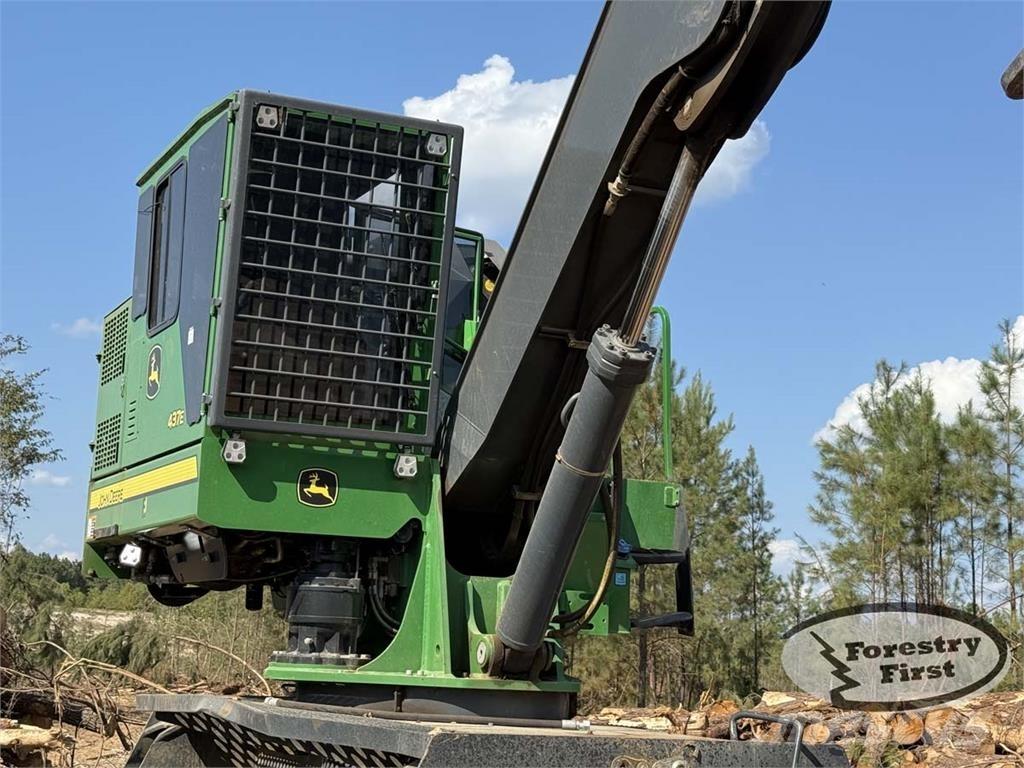 John Deere 437E Лесопогрузчик