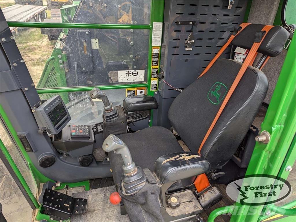 John Deere 853M Валочно-пакетирующие машины