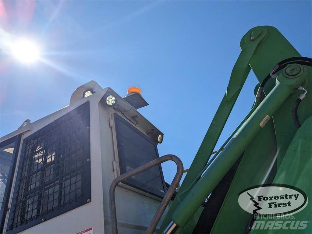 Sennebogen 830E Лесопогрузчик