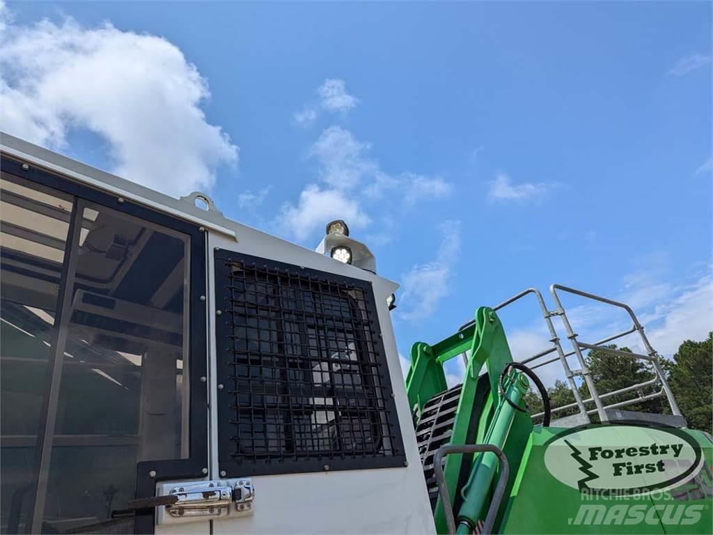 Sennebogen 830E Лесопогрузчик