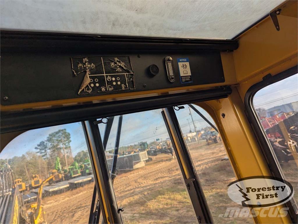 Tigercat 234B Лесопогрузчик