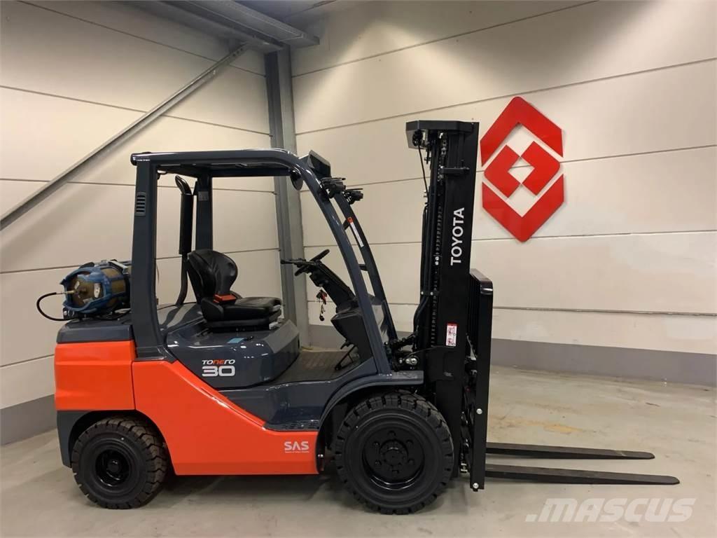 Toyota 02-8FGF30 Газовые погрузчики