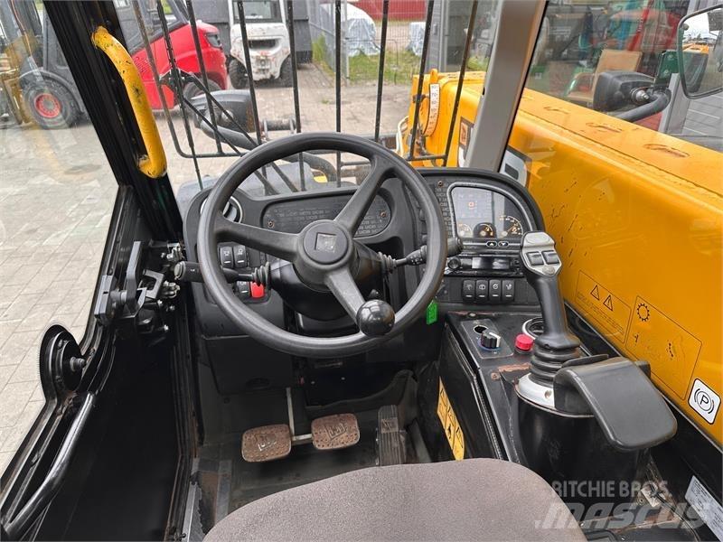 JCB 525-60 Телескопические погрузчики