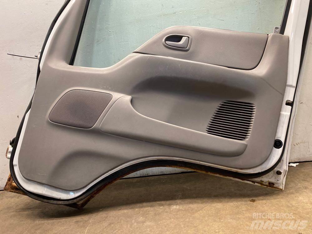 Ford LCF Коммерческий транспорт - Другие