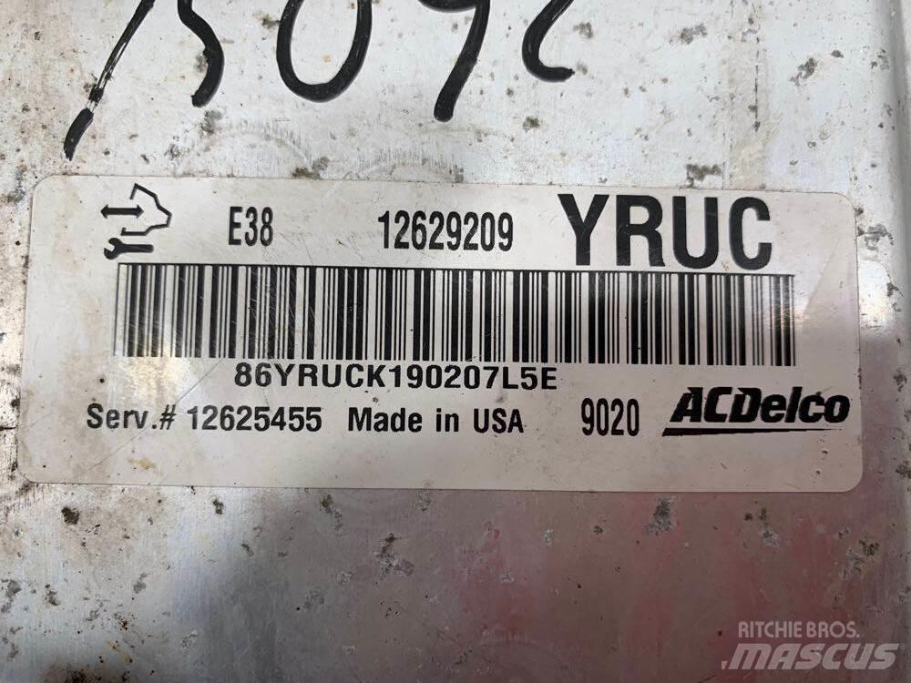 Isuzu NPR Кабины