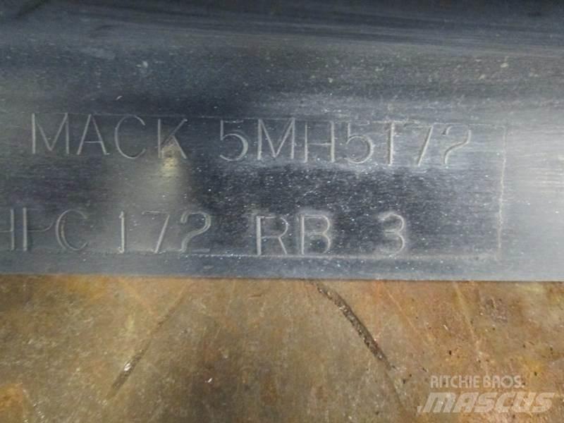 Mack MP7 Коммерческий транспорт - Другие