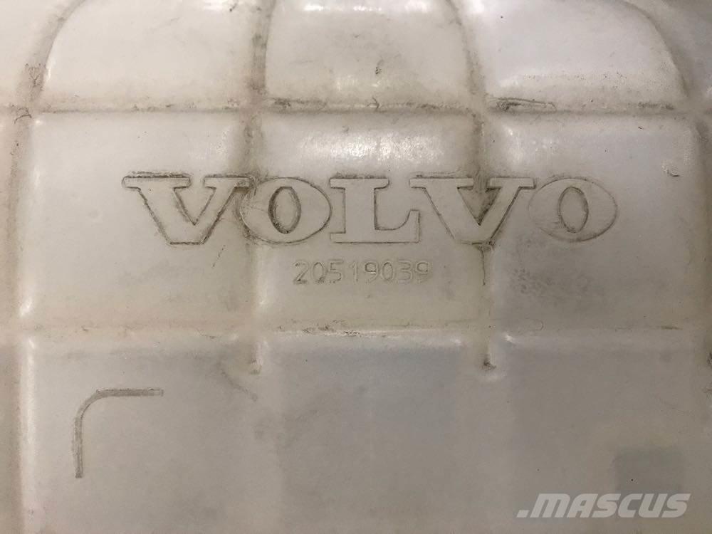 Volvo VNL Коммерческий транспорт - Другие