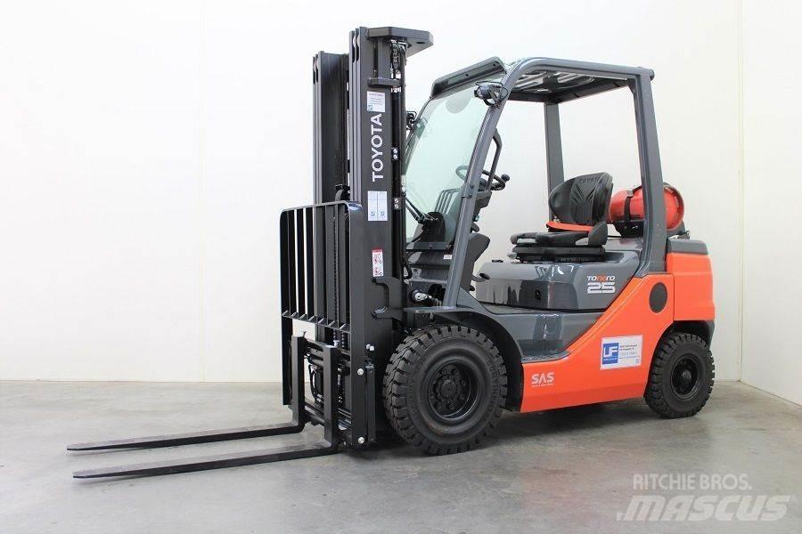 Toyota 02-8FGF25 Газовые погрузчики
