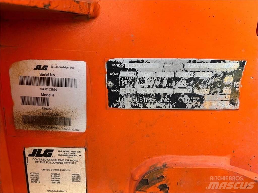 JLG E300AJ Коленчатые подъемники