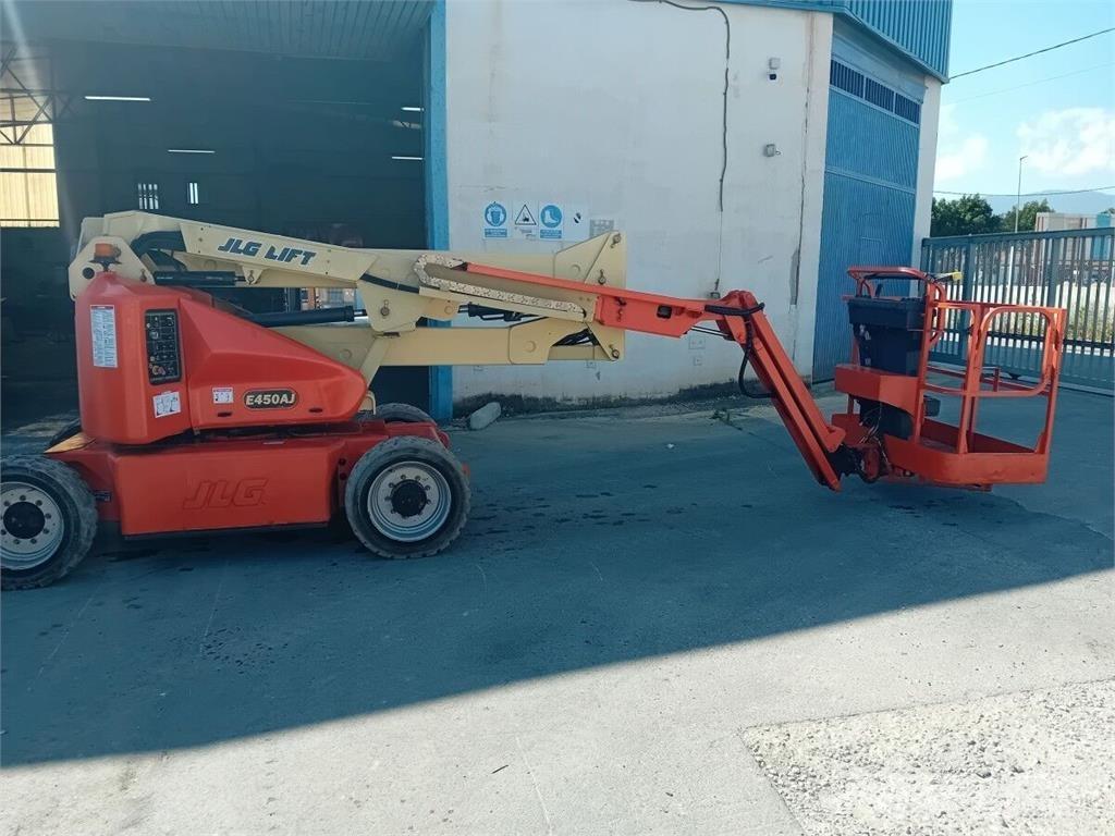 JLG E450AJ Коленчатые подъемники