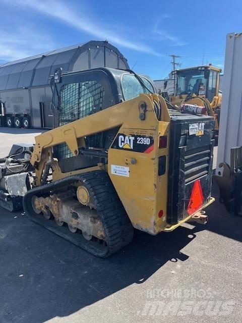 CAT 239D Седельные тягачи
