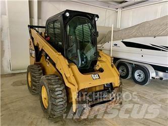 CAT 272D2 Мини-погрузчики