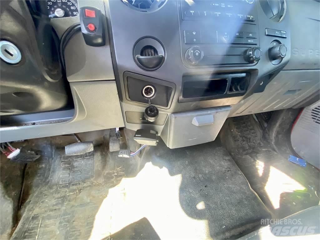 Ford F250 Грузовики-платформы/боковая разгрузка