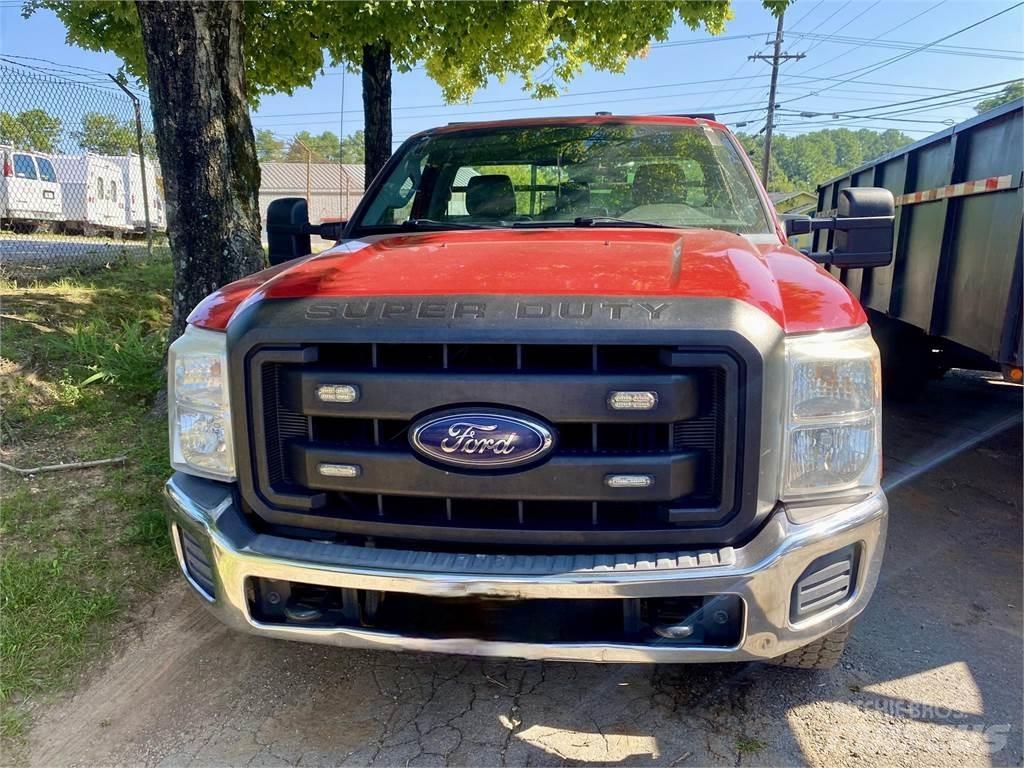 Ford F250 Грузовики-платформы/боковая разгрузка