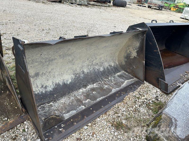 CAT 906H Фронтальные погрузчики