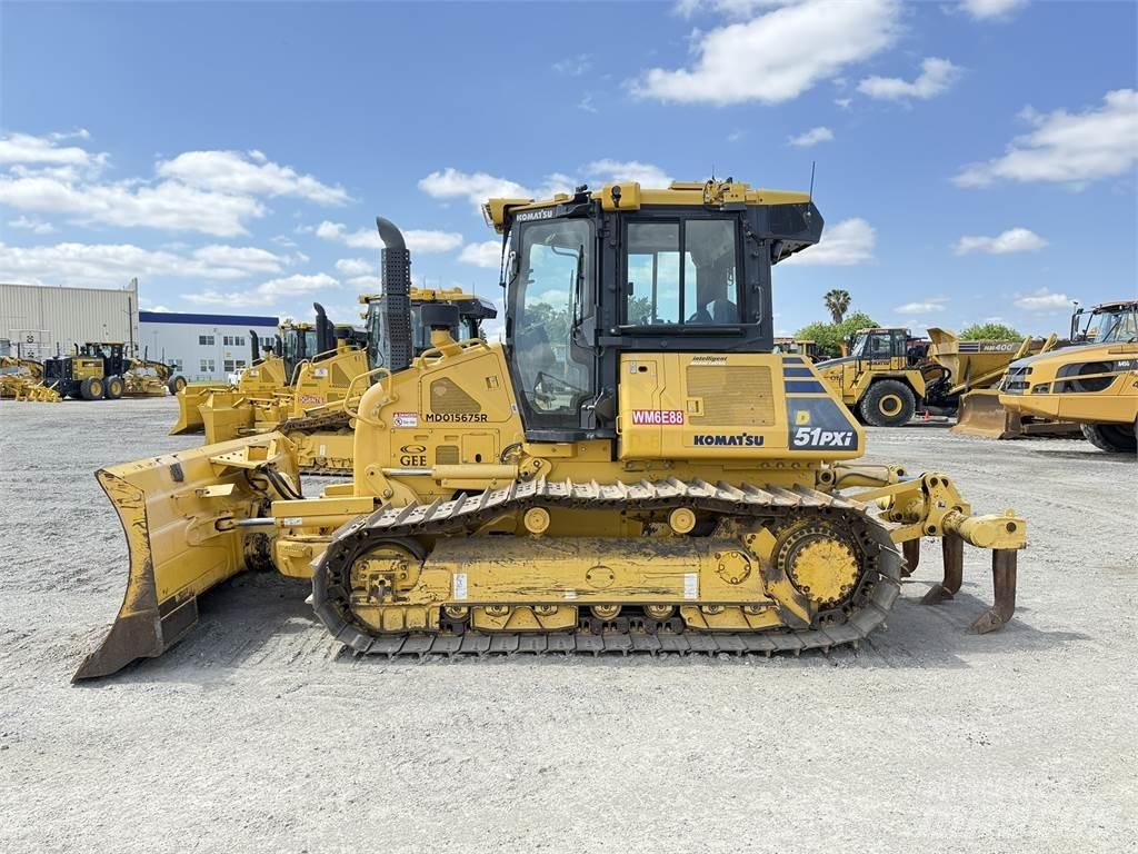 Komatsu D51PXi-24 Гусеничные бульдозеры