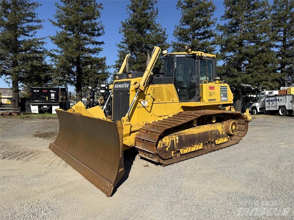 Komatsu D65PX-18 Гусеничные бульдозеры