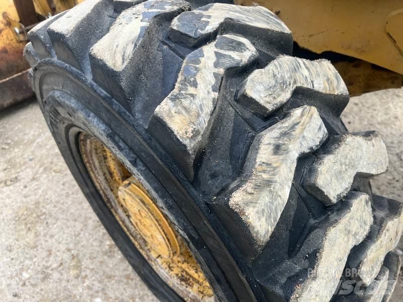CAT 428 E Экскаваторы-погрузчики