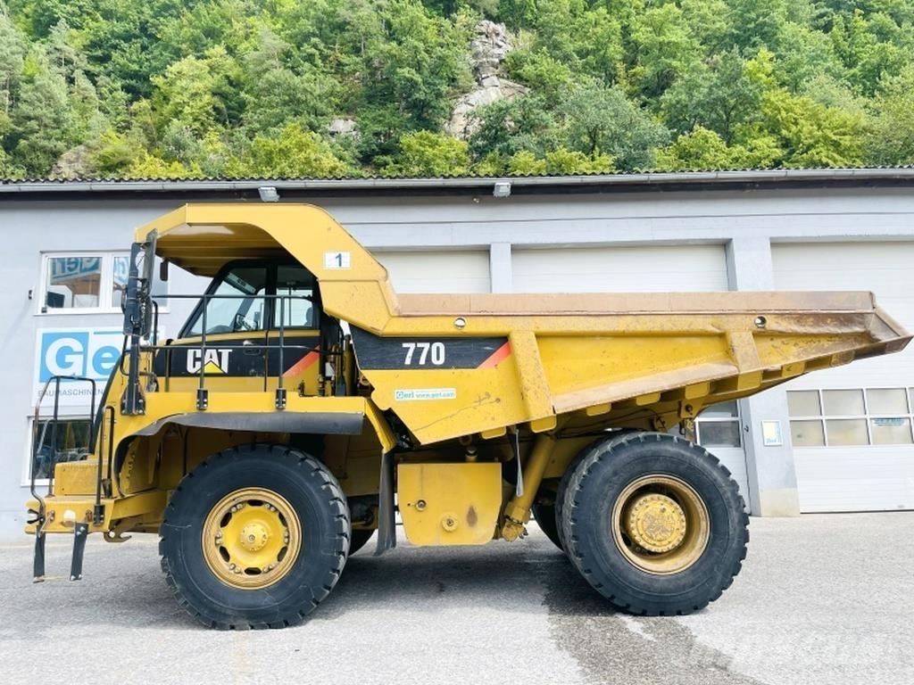 CAT 770 Шарнирно-сочленённые самосвалы