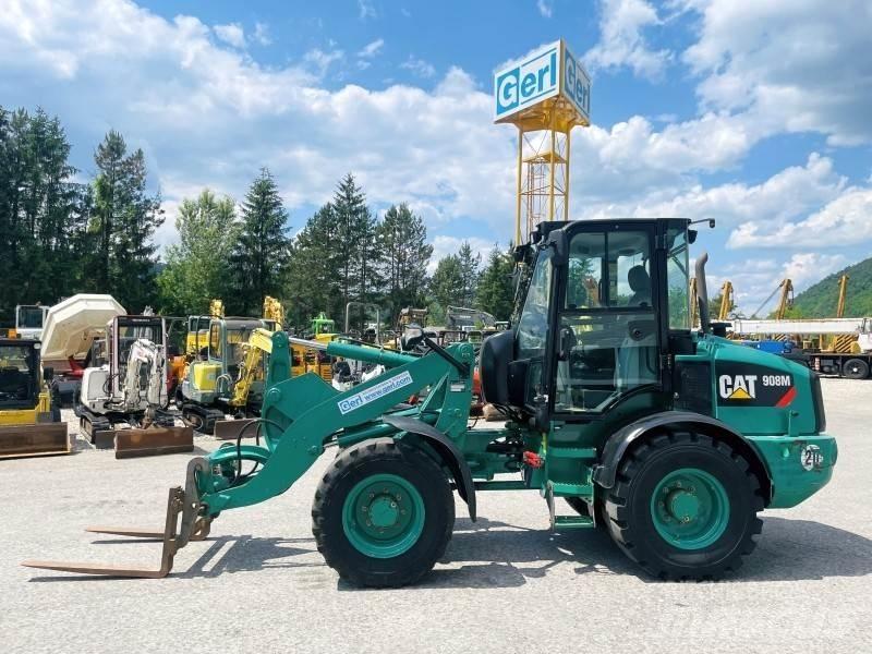 CAT 908M Фронтальные погрузчики