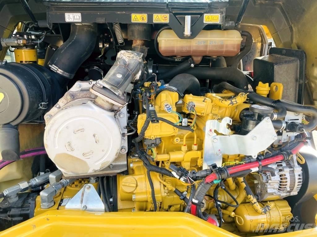 CAT 908M Фронтальные погрузчики