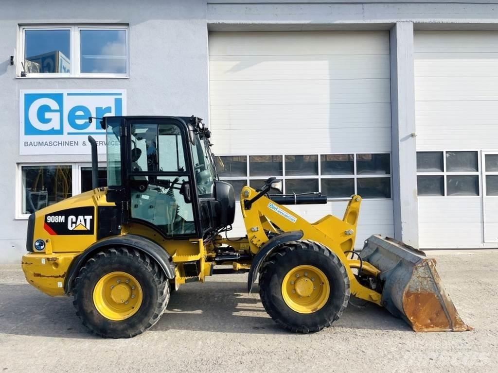 CAT 908M Фронтальные погрузчики