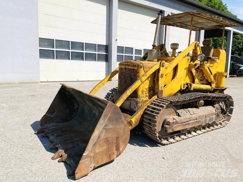 CAT 933F Гусеничные фронтальные погрузчики
