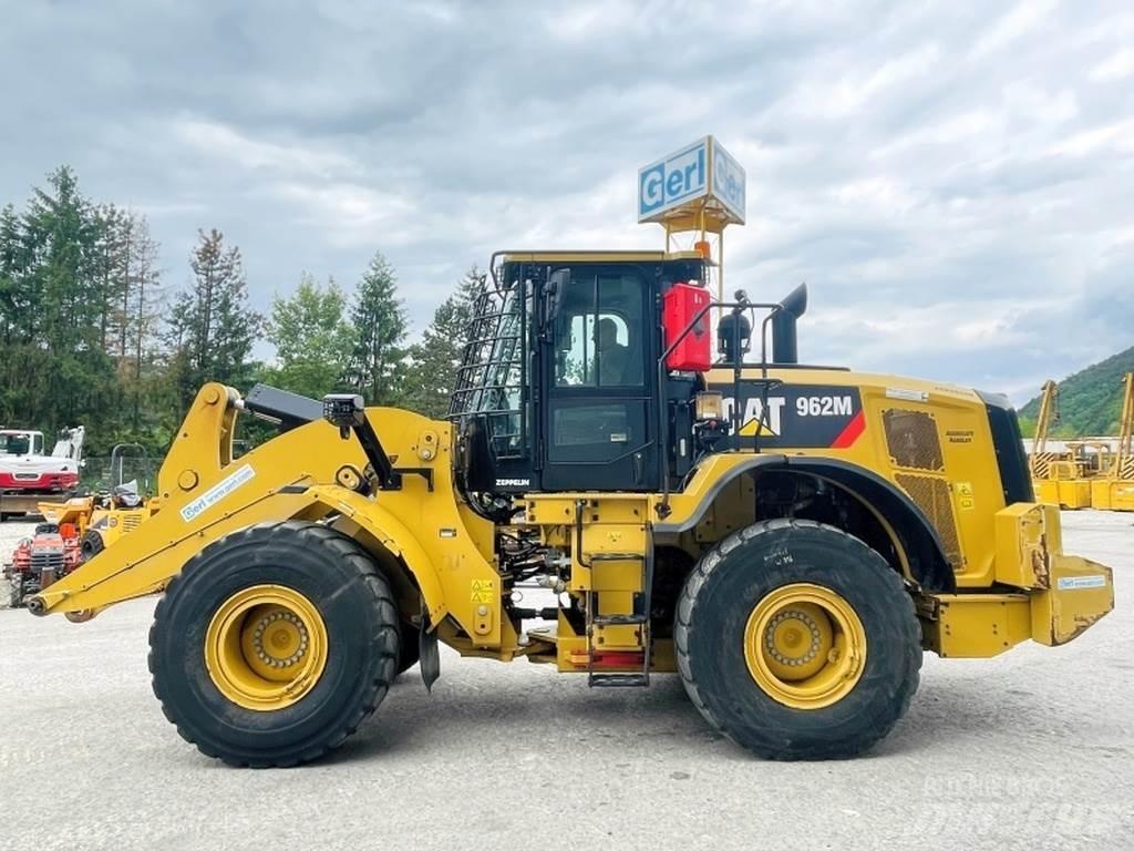 CAT 962M Фронтальные погрузчики