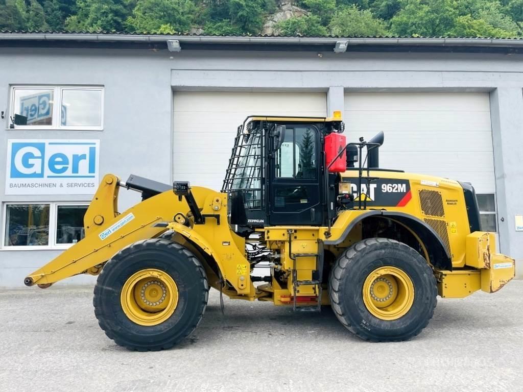 CAT 962M Фронтальные погрузчики