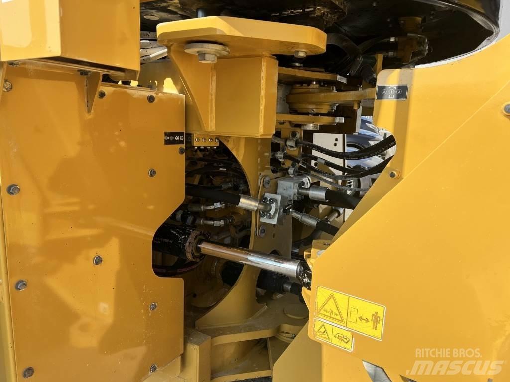 CAT 966 M Фронтальные погрузчики