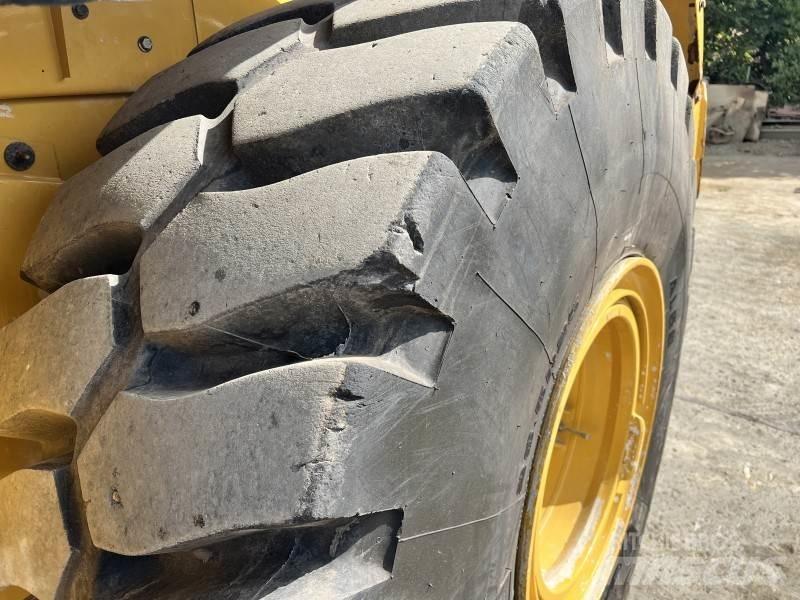 CAT 966 M-XE Фронтальные погрузчики
