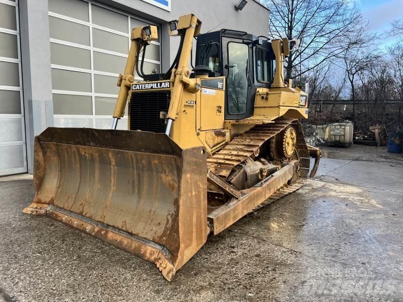 CAT D 6 T Гусеничные бульдозеры