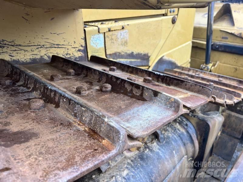 CAT D 6 T Гусеничные бульдозеры